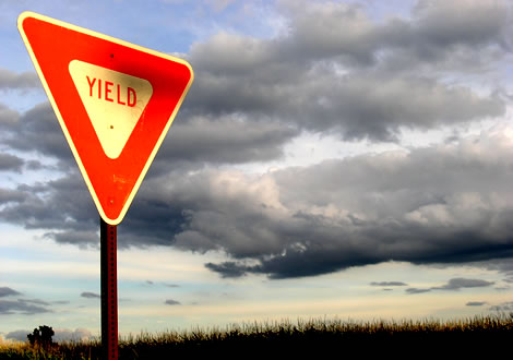 yield sign cartello di precedenza